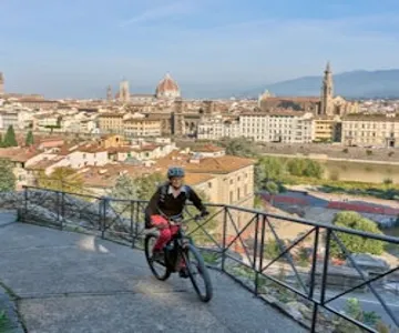 Florence: E-Bike Tour + Piazzale Michelangelo with Surprise Tasting
